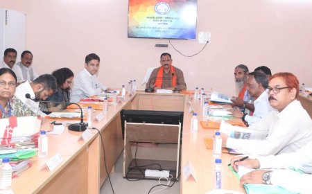 सरकारी मेडिकल कॉलेज बनें जनता की पहली पसंद : स्वास्थ्य मंत्री जायसवाल