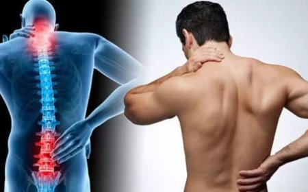 पुरानी पीठ दर्द की समस्या से राहत के लिए अपनाएं ये 5 सरल और प्रभावी आदतें