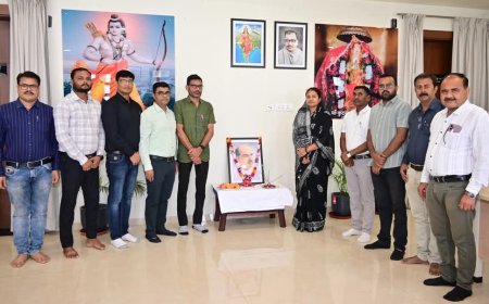 डॉ. श्यामा प्रसाद मुखर्जी की पुण्यतिथि पर महिला एवं बाल विकास मंत्री श्रीमती लक्ष्मी राजवाड़े ने अर्पित की श्रद्धांजलि