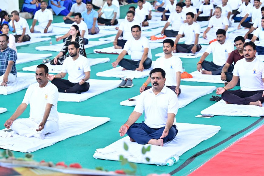 अंतर्राष्ट्रीय योग दिवस पर कवर्धा में भव्य 'योग संगम', उपमुख्यमंत्री श्री विजय शर्मा ने लिया भाग