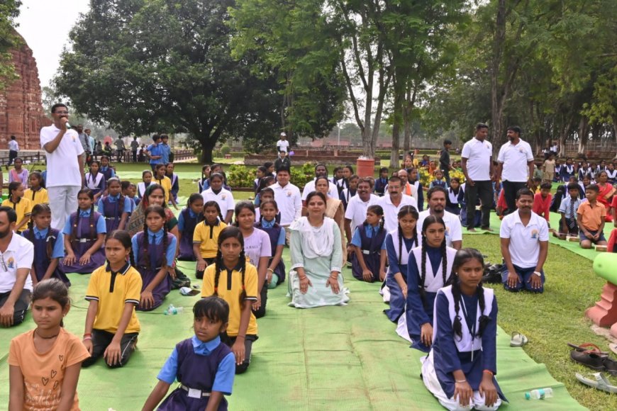 पुरातात्विक और ऐतिहासिक नगरी सिरपुर में जिला स्तरीय ग्यारहवां अंतरराष्ट्रीय योग दिवस कार्यक्रम हुआ आयोजित