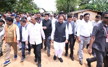 बाढ़ प्रभावितों का हाल जानने सीधे उनके बीच पहुँचे मुख्यमंत्री विष्णु देव साय: अधिकारियों को राहत एवं पुनर्वास कार्यों में तेजी लाने के निर्देश
