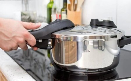 पुराना प्रेशर कुकर बदलने का सही समय कब है? इन संकेतों से लगाएं पता