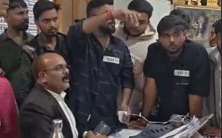 दुर्ग जिले के कल्याण कॉलेज के प्रिंसिपल को जूते की माला पहनाने का प्रयास करने वाले NSUI नेता को पुलिस ढूंढ रही