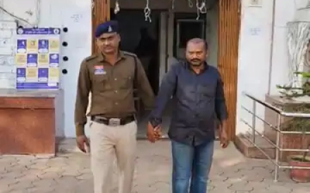 खुर्सीपार पुलिस ने बड़ी कार्रवाई करते हुए चर्चित एल्युमिनियम वायर गबन मामले में 9 सालों से फरार चल रहे मुख्य आरोपी पतीता बाघ को ओडिशा से गिरफ्तार कर लिया