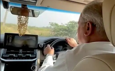 छत्तीसगढ़ के पूर्व मुख्यमंत्री भूपेश बघेल का एक अलग अंदाज सोशल मीडिया पर वायरल हो रहा