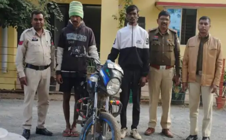 रायपुर के माना थाना क्षेत्र के बाईपास में हुई लूट की वारदात का खुलासा करते हुए पुलिस ने 2 हिस्ट्रीशीटरों को गिरफ्तार किया