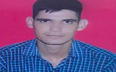 छत्तीसगढ़ के नारायणपुर में जिला बल के जवान ने अपनी सर्विस राइफल से खुद को गोली मार ली