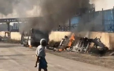 छत्तीसगढ़ के रायगढ़ जिले में JPL कोयला खदान के खिलाफ धरने पर बैठे प्रदर्शनकारियों को हटाने गई पुलिस पर ग्रामीणों ने हमला कर दिया