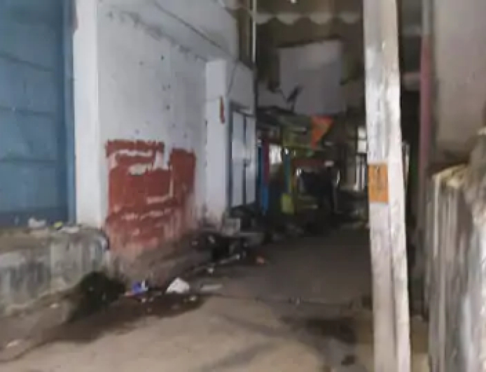 पैसों के लेन-देन को लेकर हुए विवाद में एक युवक पर उसके ही दोस्त ने जानलेवा हमला कर दिया