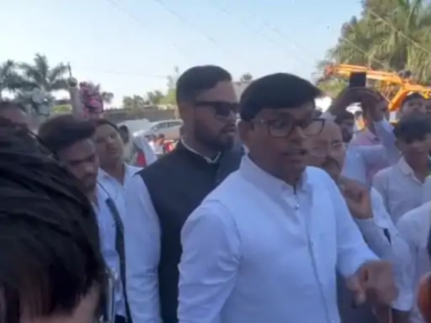 छत्तीसगढ़ के बिलासपुर में गुरु घासीदास जयंती समारोह के दौरान उस वक्त जमकर बवाल हो गया