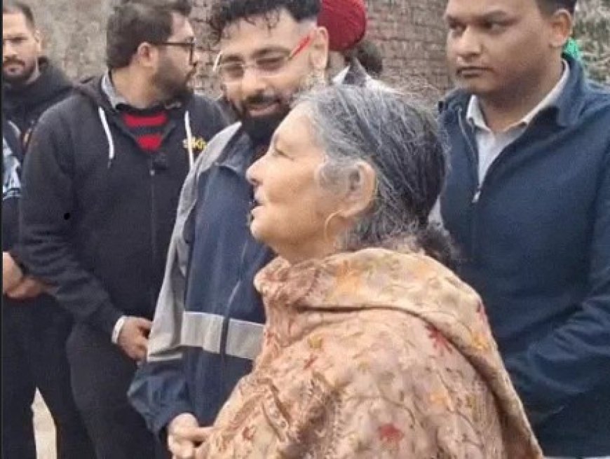 रैपर बादशाह मां के साथ अमृतसर पहुंचे