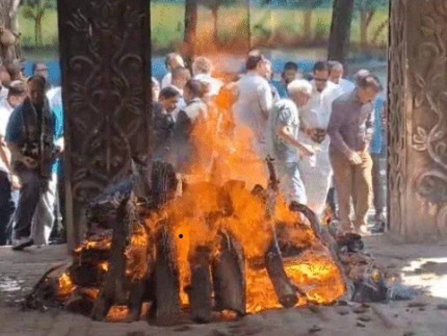 गार्ड ऑफ ऑनर के साथ विनोद शुक्ल को अंतिम विदाई