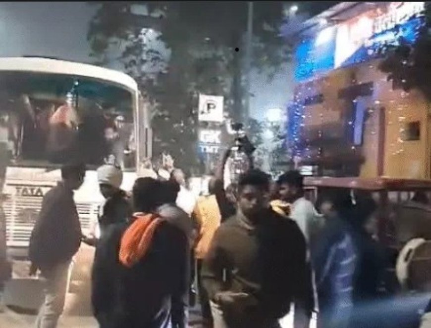 छत्तीसगढ़ बंद के दौरान रायपुर के मैग्नेटो मॉल में तोड़फोड़ करने वाले बजरंग दल के 50 से ज्यादा कार्यकर्ताओं को पुलिस ने गिरफ्तार किया