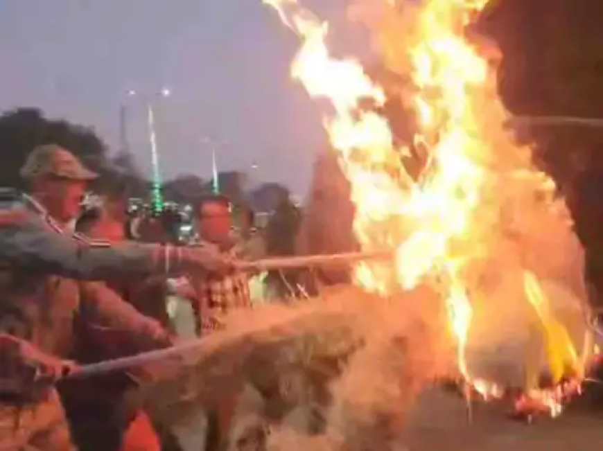 बीजापुर में भारतीय जनता युवा मोर्चा (भाजयुमो) ने पूर्व मुख्यमंत्री भूपेश बघेल और पूर्व उपमुख्यमंत्री टीएस सिंहदेव का पुतला दहन किया