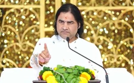 बांग्लादेशी खिलाड़ी को खरीदने पर भड़के देवकीनंदन ठाकुर, KKR और शाहरुख खान को फटकार