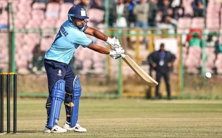 तूफानी पारी, 14 छक्के और शतक! सरफराज खान ने किया जोरदार प्रदर्शन