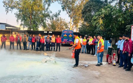 सड़क दुर्घटना में आपात स्थिति से निपटने मॉक-ड्रिल