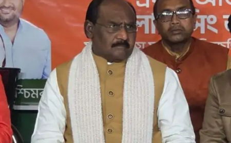 पश्चिम बंगाल में बांग्लादेशी घुसपैठियों पर दिए पार्टी नेता के दिए बयान और केंद्रीय मंत्री शांतनु ठाकुर के समर्थकों पर मतुआ समदुया के गोसांई से मारपीट के आरोप से बीजेपी बैकफुट पर