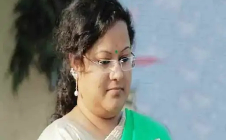 पूर्व मुख्यमंत्री भूपेश बघेल की डिप्टी सेक्रेटरी रही सौम्या चौरसिया को ED के बाद अब EOW की गिरफ्तारी का डर सता रहा