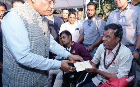 संवेदनशील शासन की मिसाल: जनदर्शन में मुख्यमंत्री श्री विष्णु देव साय ने मौके पर सुलझाईं समस्याएँ