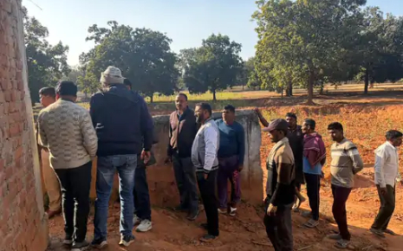 छत्तीसगढ़ के बलरामपुर जिले में गुरुवार को निर्माणाधीन आंगनबाड़ी भवन का छज्जा गिरने से छठवीं के छात्र की मौत