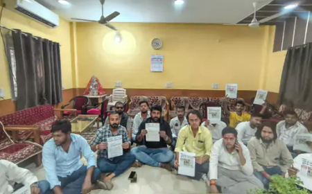 कक्षा चौथी की इंग्लिश परीक्षा के प्रश्नपत्र में भगवान श्रीराम के पवित्र नाम को आपत्तिजनक संदर्भ में शामिल किए जाने को लेकर सियासी घमासान तेज हो गया