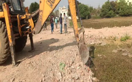 रायपुर नगर निगम जोन क्रमांक 9 ने मोवा क्षेत्र में अज्ञात व्यक्तियों की अवैध प्लाटिंग पर सख्त कार्रवाई की