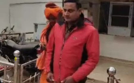 छत्तीसगढ़ के दुर्ग जिले में भगवा कपड़े पहनकर साधु के भेष में घर-घर भीख मांग रहा युवक मुस्लिम निकला