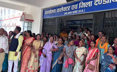 कांकेर जिले के चारामा विकासखंड के सरपंच संघ और पंचों ने ग्राम पंचायतों में विकास कार्य ठप होने का आरोप लगाया