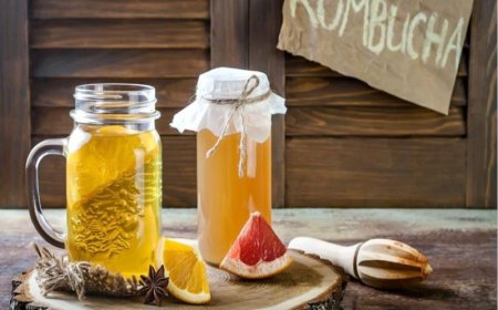 इम्यूनिटी बढ़ाने से लेकर डाइजेशन तक – जानिए कोम्बुचा के जबरदस्त फायदे और होममेड रेसिपी