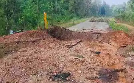 बीजापुर जिले के कस्तुरीपाड़ जंगल में माओवादियों द्वारा लगाए गए प्रेशर IED विस्फोट की चपेट में आने से एक ग्रामीण युवक की मौत