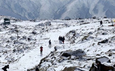 सोनमर्ग में पारा माइनस 8.9 डिग्री, हिमाचल में बर्फबारी