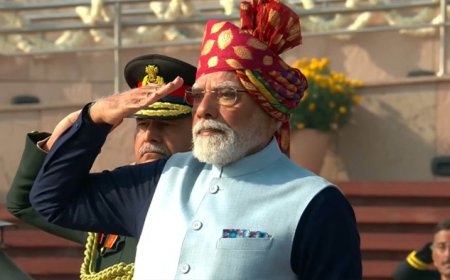 PM मोदी ने 77वें गणतंत्र दिवस पर पहनी गहरे लाल रंग की पगड़ी, जानिए इसमें क्या है खास