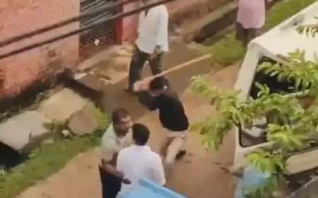 छत्तीसगढ़ के दुर्ग जिले में पुलिस की जिस कार्रवाई को हाईकोर्ट ने अवैध बताया है, उस घटना का वीडियो सामने आया