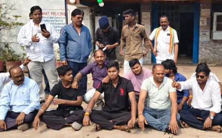 सोशल मीडिया प्लेटफॉर्म पर पूर्व मुख्यमंत्री और कांग्रेस के वरिष्ठ नेता भूपेश बघेल के खिलाफ अभद्र भाषा, गाली-गलौज और समाज में द्वेष फैलाने के आरोपों को लेकर बुधवार को भिलाई शहर जिला कांग्रेस कमेटी ने सुपेला थाने का घेराव किया