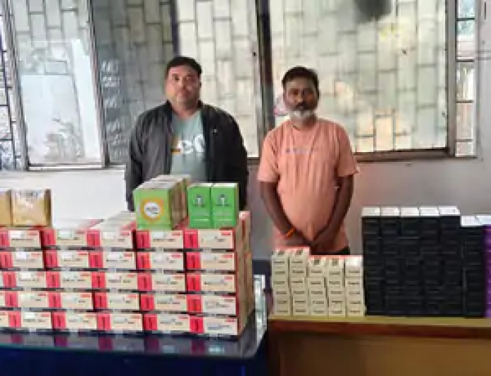 रायपुर पुलिस ने गांजा सेवन में इस्तेमाल होने वाले ‘गोगो पेपर’ और हुक्का सामग्री की अवैध बिक्री करने वाले दुकानदारों पर शिकंजा कसा