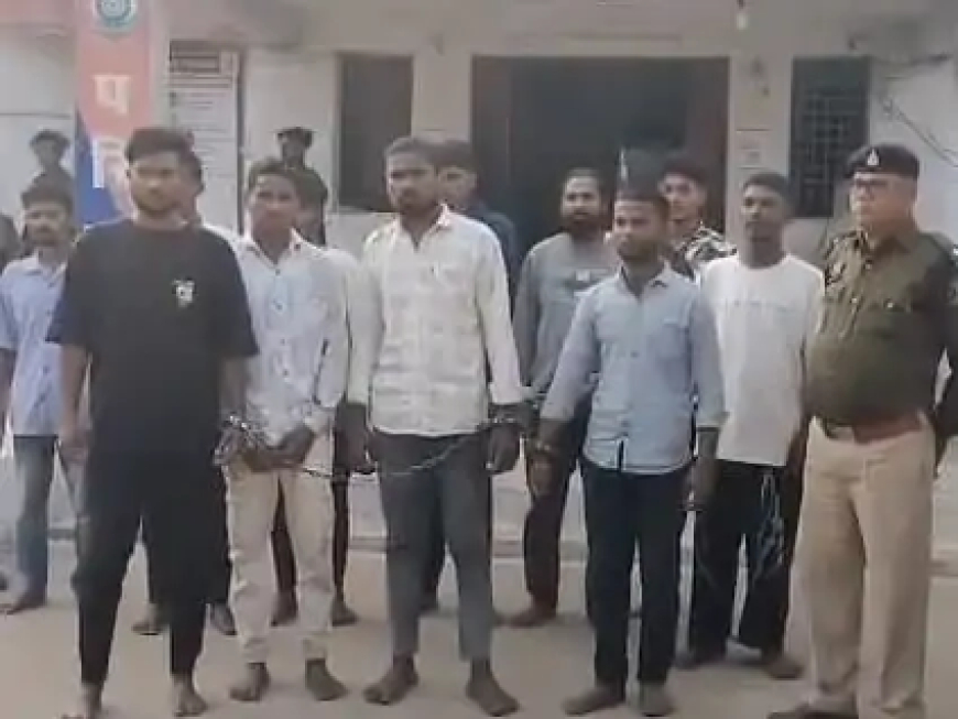 दुर्ग जिले के धमधा थाना क्षेत्र में सगनी पुन्नी मेला से लौट रहे दो युवकों पर गांव के आउटर में पेशाब करने के दौरान 13 लोगों ने चाकू से हमला कर दिया