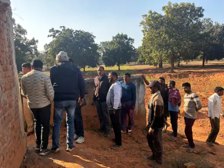 छत्तीसगढ़ के बलरामपुर जिले में गुरुवार को निर्माणाधीन आंगनबाड़ी भवन का छज्जा गिरने से छठवीं के छात्र की मौत