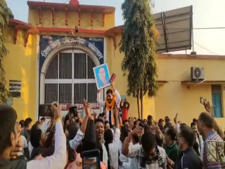 जांजगीर-चांपा के जैजैपुर कांग्रेस विधायक बालेश्वर साहू को सेशन कोर्ट से जमानत मिलने के बाद बुधवार को जिला जेल खोखरा से रिहा कर दिया गया