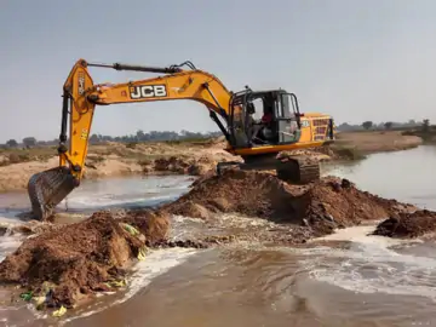 छत्तीसगढ़ के धमतरी जिले में अवैध रेत कारोबार के खिलाफ बड़ी कार्रवाई की गई