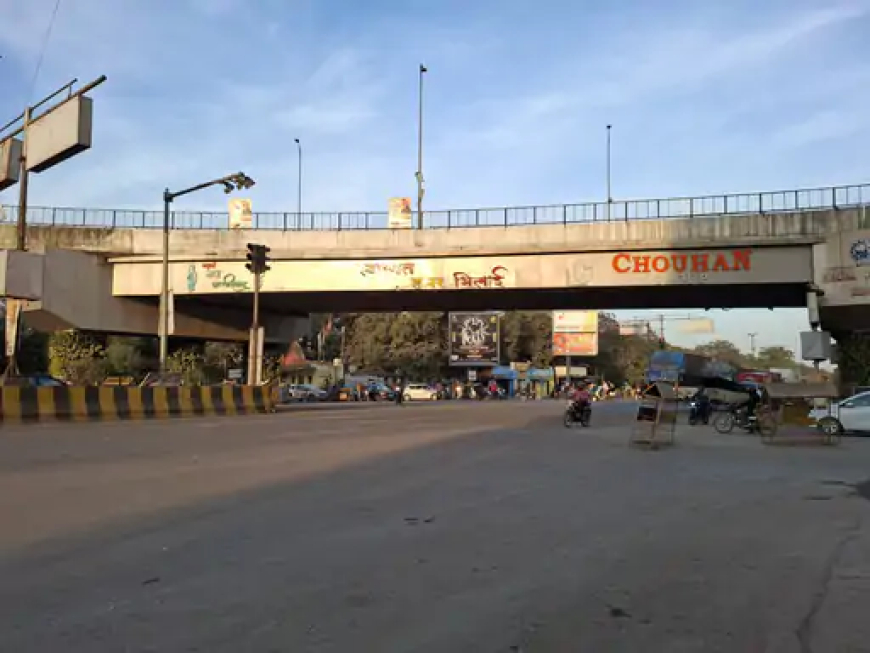 दुर्ग जिले के भिलाई के सुपेला थाना क्षेत्र में एक तेज रफ्तार अज्ञात कार ने बाइक को टक्कर मार दी, जिससे बाइक सवार एक महिला की इलाज के दौरान मौत