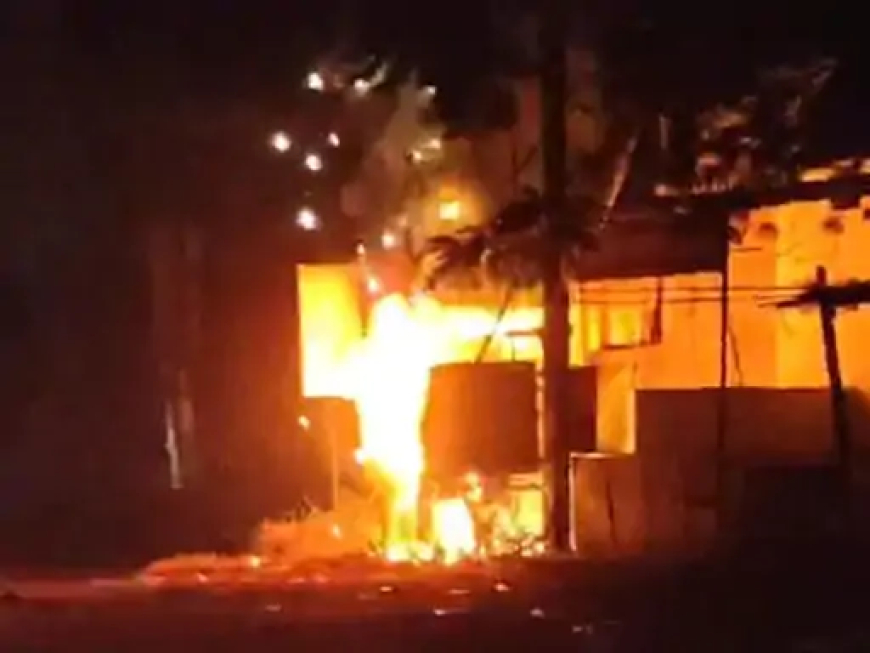 छत्तीसगढ़ के धमतरी शहर में दानी टोला चौक के पास एक ट्रांसफार्मर में भीषण आग लग गई