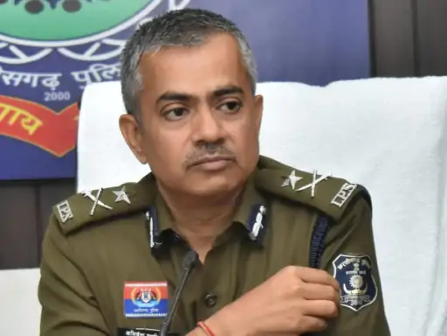 दुर्ग रेंज के नए पुलिस महानिरीक्षक (IG) अभिषेक शांडिल्य ने पदभार ग्रहण करने के बाद मंगलवार को जिले के पुलिस अधिकारियों की पहली अहम बैठक ली