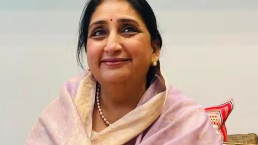 सुनेत्रा पवार मुंबई पहुंचीं, बनेंगी महाराष्ट्र की पहली महिला उपमुख्यमंत्री