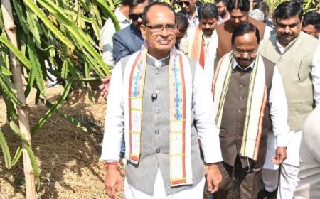 केन्द्रीय कृषि मंत्री  शिवराज सिंह चौहान पहुंचे छत्तीसगढ़ के ग्राम गिरहोला एवं खपरी