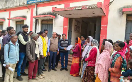 बलरामपुर-रामानुजगंज जिले के राजपुर अनुभाग अंतर्गत ग्राम कोदौरा (किरीकछार) में राजस्व अभिलेखों में कथित छेड़छाड़ और अनुसूचित जनजाति की भूमि पर अवैध कब्जे का गंभीर मामला सामने आया