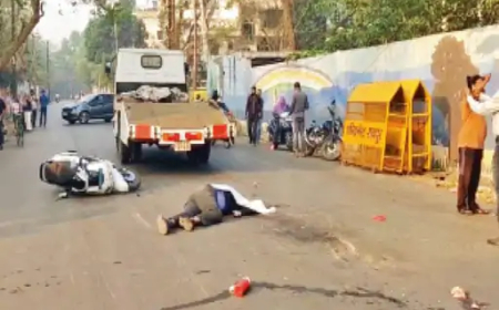 रायपुर और कांकेर में दो सड़क हादसों में तीन छात्रों की मौत हो गई, जबकि पांच घायल