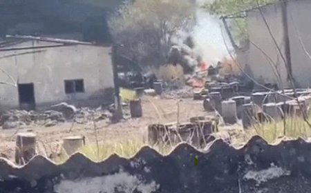 राजधानी रायपुर के उरला इंडस्ट्रियल एरिया स्थित टार प्रोडक्ट्स फैक्ट्री में शनिवार दोपहर अचानक भीषण आग लग गई