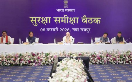 केन्द्रीय गृह एवं सहकारिता मंत्री अमित शाह ने आज रायपुर, छत्तीसगढ़ में वामपंथी उग्रवाद पर सुरक्षा समीक्षा बैठक की अध्यक्षता की